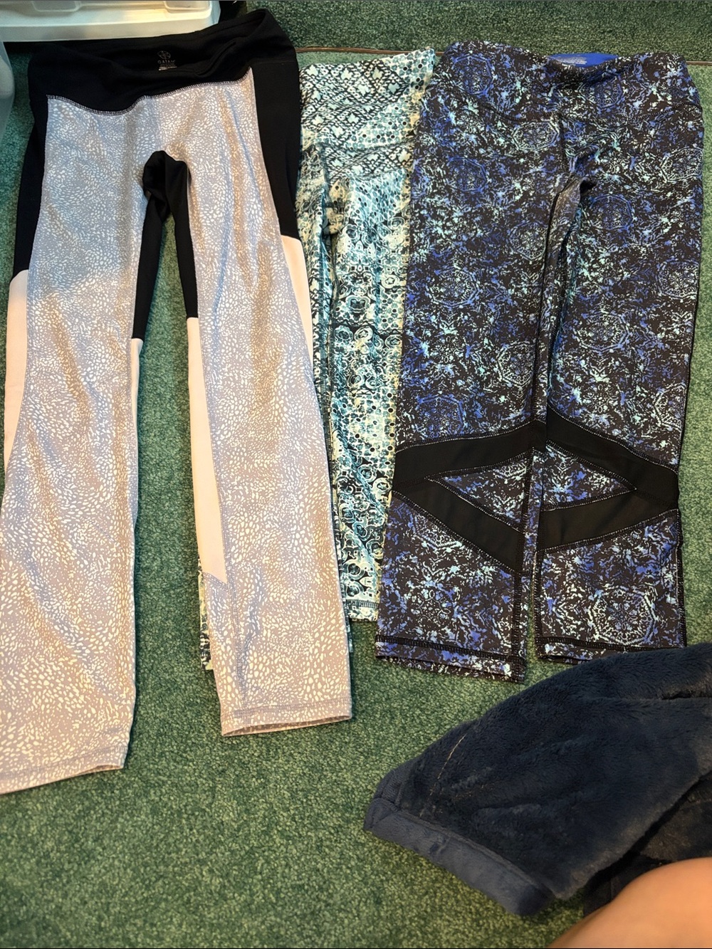 Gaiam Women XS Leggings Bundle 3 Pack Bold Print Yoga Activewear Set
